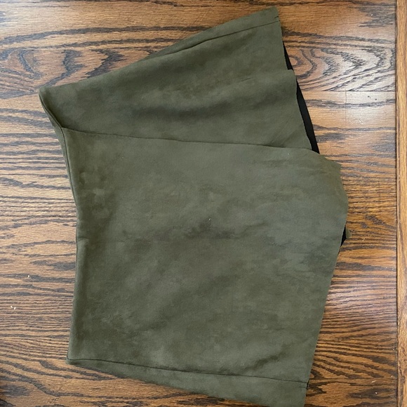 Green Suede Envelope Skort - Picture 3 of 5